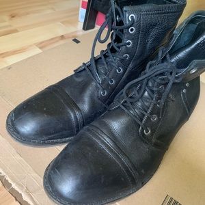 Guess leather casual boots